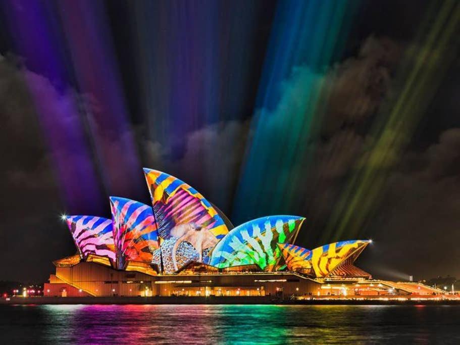 Deluxe Ensuite Double - Nearby Universities - Seconds To Famous Eateries Sydney