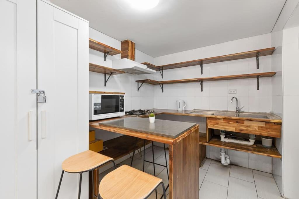 Deluxe Ensuite Double - Nearby Universities - Seconds To Famous Eateries * Sydney